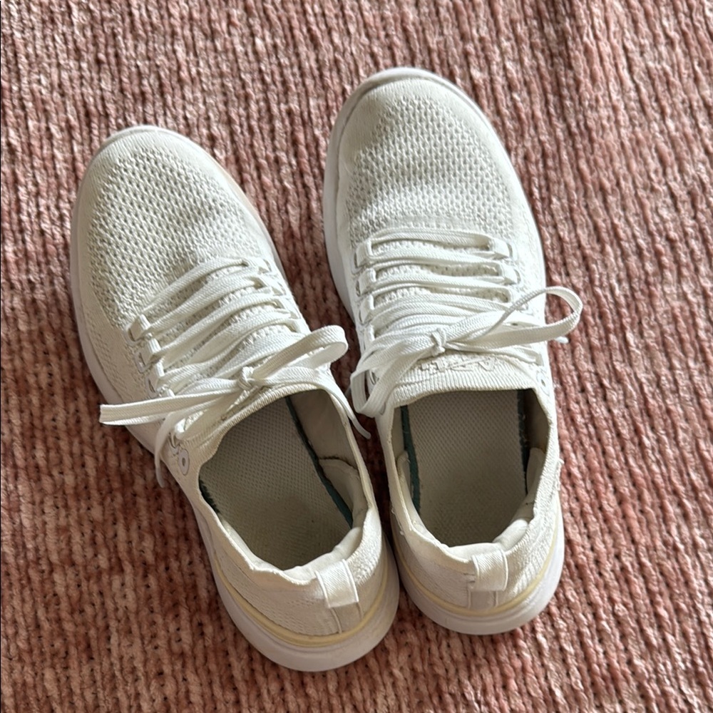 Women's White APL size 7